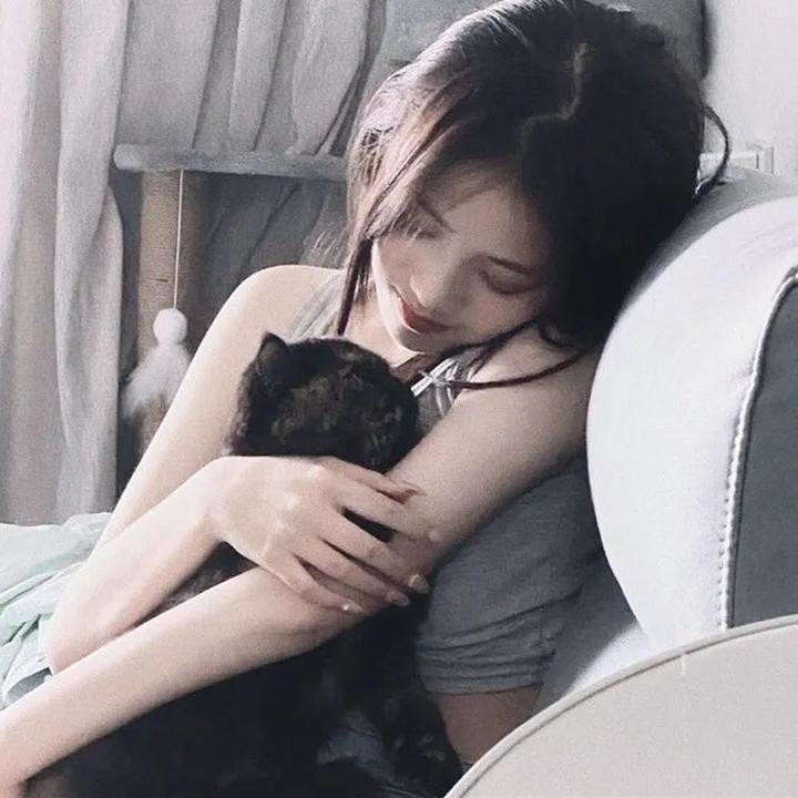 女孩,母亲与恶魔